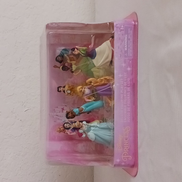 NEW Disney Princess Deluxe Figurine Playset - Picture 2 of 6